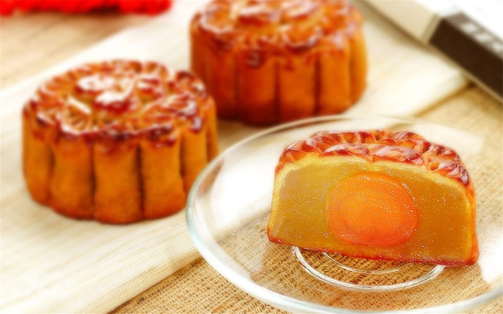 If you come to China, making mooncakes is a must!